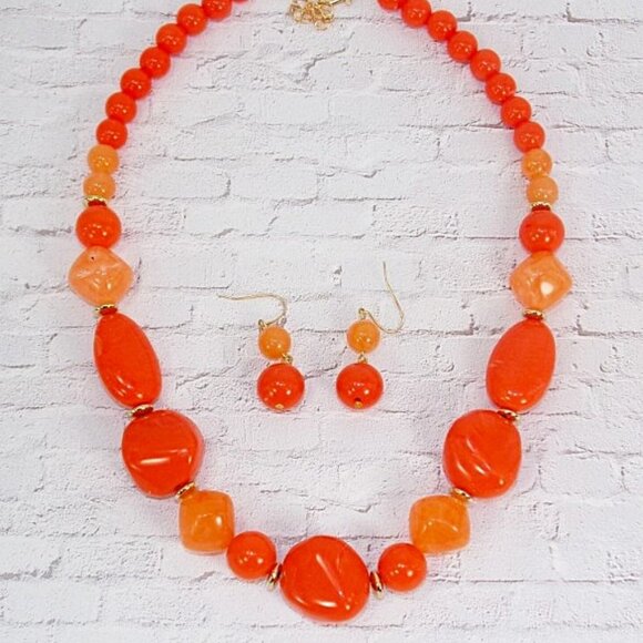 Orange bead necklace earring set with large chunky beads and gold accents - Picture 4 of 12